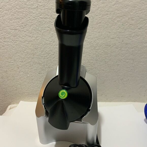 Yonanas Frozen Dessert Machine Maker Electric Healthy Treat Fruit B6 - Picture 2 of 5